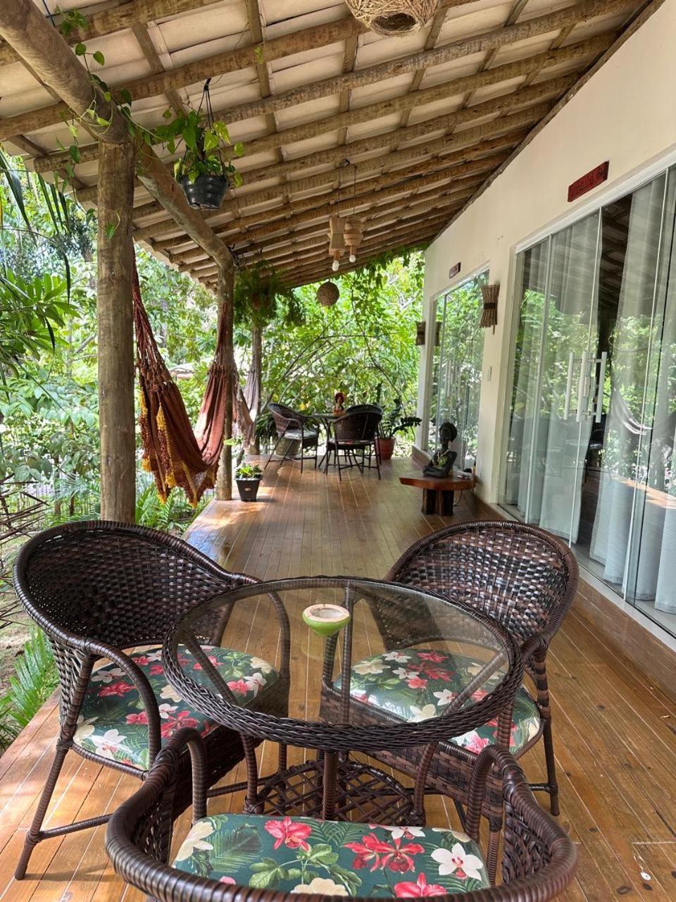 Aruana Suites Seu Refugio Entre Arvores A 5Km Da Vila De Praia Do Forte Esterno foto